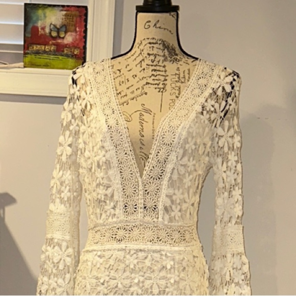 Elegant White Lace Dress